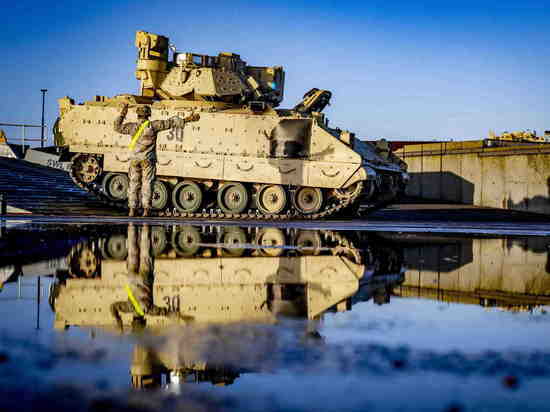 Конгрессмены США попросили Байдена объяснить поставки танков на Украину