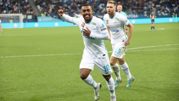 Малком доиграет сезон в "Зените"