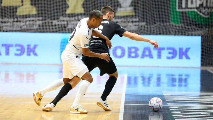 Мини-футбол. "Торпедо" победило лидера Суперлиги