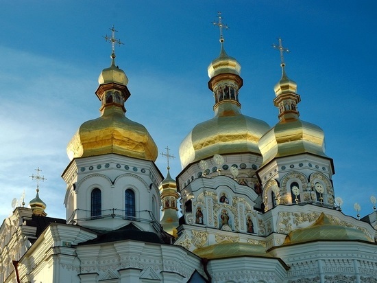 Папа Римский обеспокоился из-за ситуации с Киево-Печерской лаврой