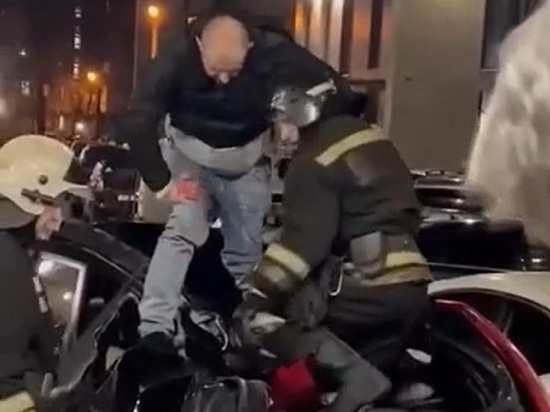 Упавший с 19 этажа россиянин страдал из-за неразделенной любви