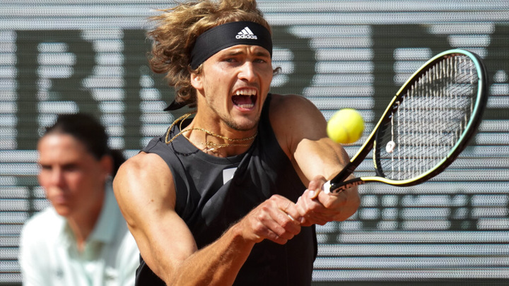 Александр Зверев вышел в полуфинал Открытого чемпионата Франции