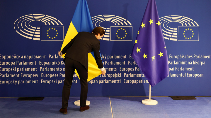 В кабмине Франции назвали вступление Украины в ЕС потрясением