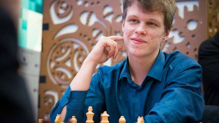 Артемьев выиграл турнир звезд Международного шахматного форума