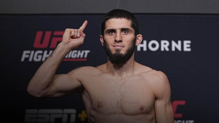 UFC 294. Махачев подерется с Оливейрой, Чимаев &ndash; с Костой