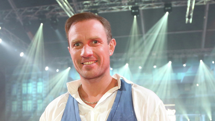 Костомаров впервые вышел на лед после ампутации стоп