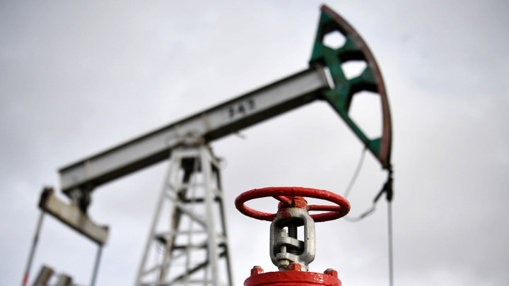 Глава "Газпром нефти" предупредил о дефиците топлива из-за пошлин