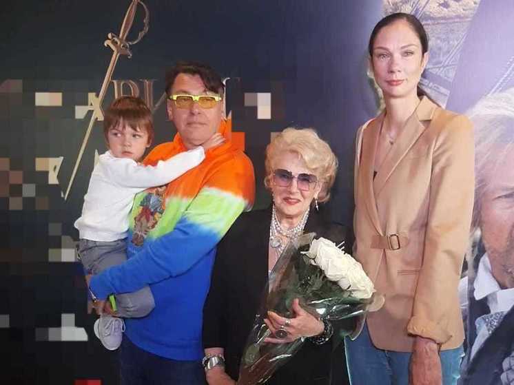 Светлана Дружинина показала внука и невестку Екатерину Гамову