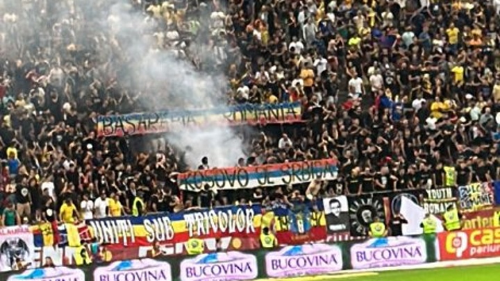 УЕФА наказал Румынию из-за баннера про Косово и Сербию