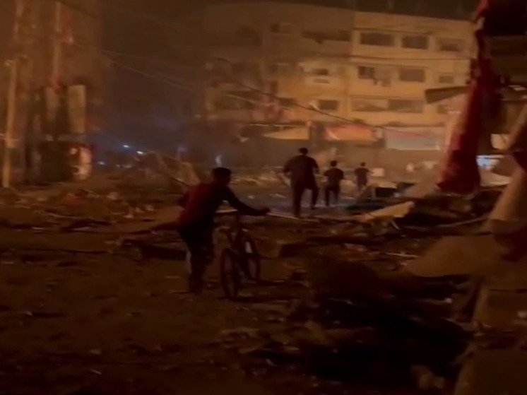 МВД Палестины сообщило об ударе Израиля по рынку Нусейрат в Газе