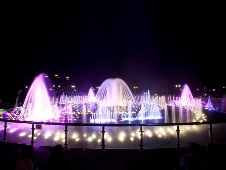 Светодинамический фонтан в парке музея-усадьбы &laquo;Царицыно&raquo; начали готовить к зиме