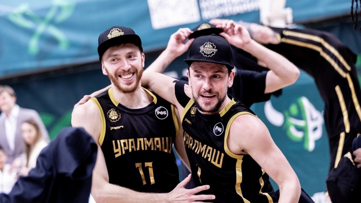 Баскетболисты "Уралмаша" выиграли у "Пармы"