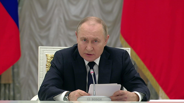 Путин: более 40 видов соцвыплат проиндексированы с 1 февраля