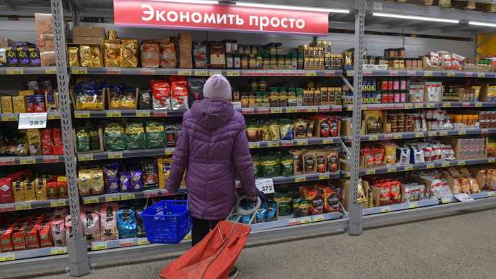Россияне смогут употреблять продукты до оплаты на кассе