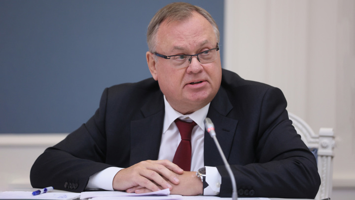 Глава ВТБ Костин призвал полностью уйти от расчетов через SWIFT