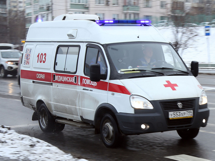 В Петербурге рабочий сорвался во время ремонта элитного коттеджа и погиб