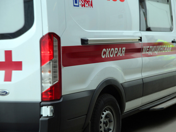 Два человека пострадали при резком торможении автобуса в Москве