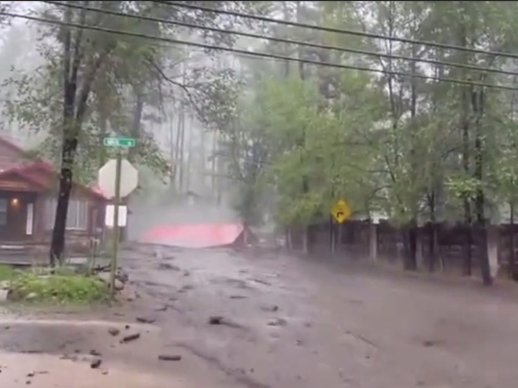 Из-за чудовищного наводнения в штате Нью-Мексико началась эвакуация людей