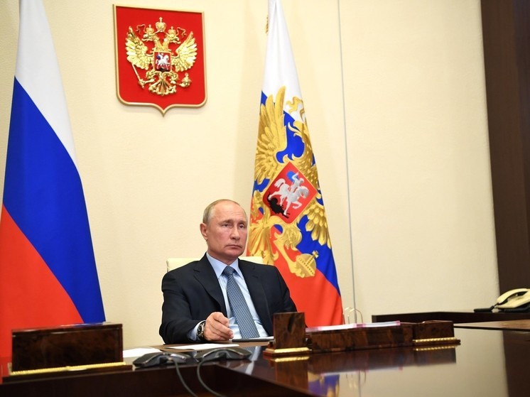 Путин заслушал доклады Герасимова и командующих о ходе СВО