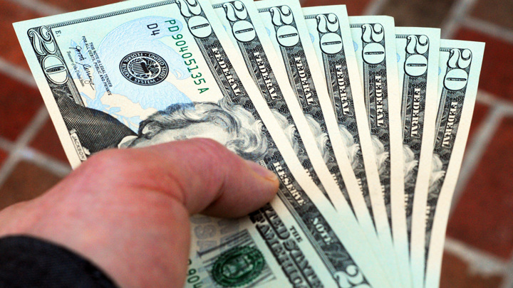Число сторонников отказа от доллара превысило количество его приверженцев - Новости на Вести.ru
