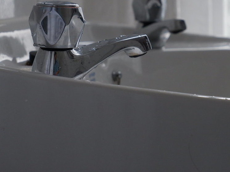 Раскрыто, как очистить канализационные трубы у раковины без химии