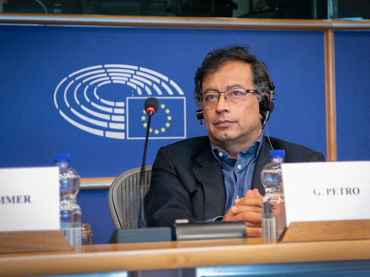 Президент Колумбии потребовал продать проект добычи нефти в США