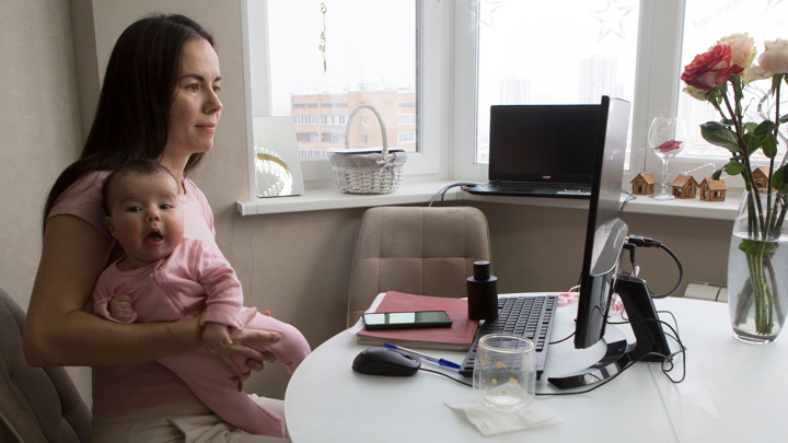 В Совфеде предложили одобрить закон о продлении программы маткапитала - Новости на Вести.ru