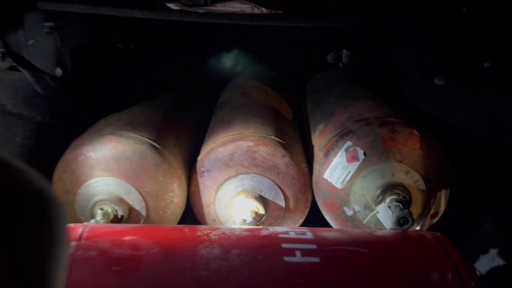 В Усть-Луге 4 человека пострадали при взрыве газового баллона в чайхане - Новости на Вести.ru