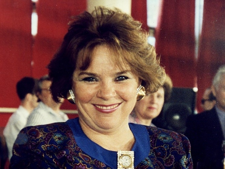 Мишустин поздравил актрису Голубкину с юбилеем