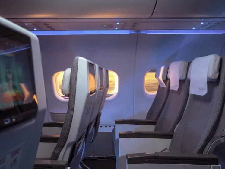 Самолет Air Astana совершил экстренную посадку в Баку