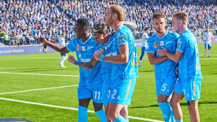 В РПЛ осудили поведение болельщиков "Факела" на матче с "Зенитом" - Новости на Вести.ru