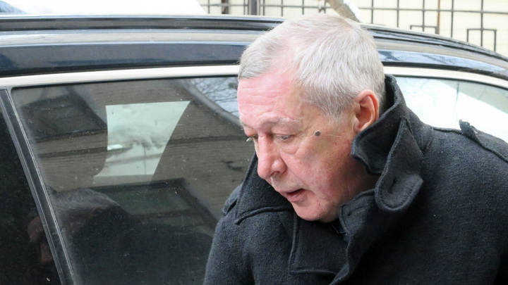 Адвокат Ефремова рассказал, когда актер сможет посетить матч "Спартака" - Новости на Вести.ru