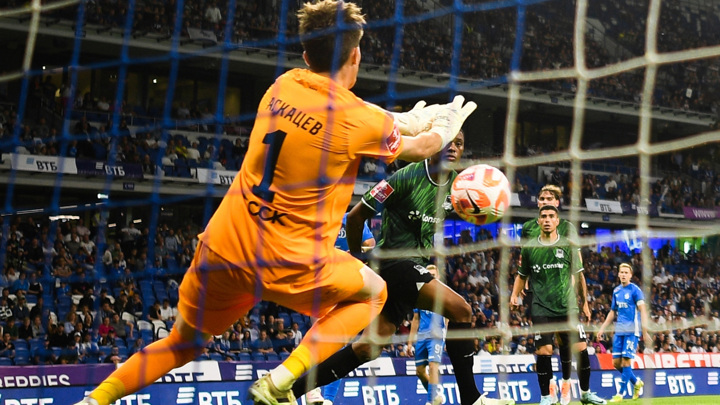 Отразивший пенальти вратарь "Краснодара" Агкацев сломал палец - Новости на Вести.ru