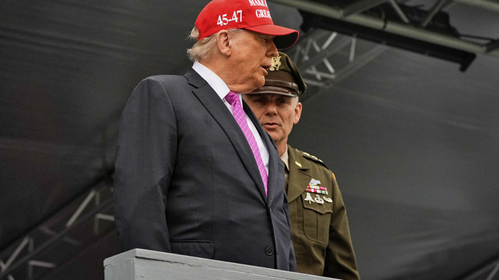 Трамп: США не намерены сокращать расходы на оборону - Новости на Вести.ru