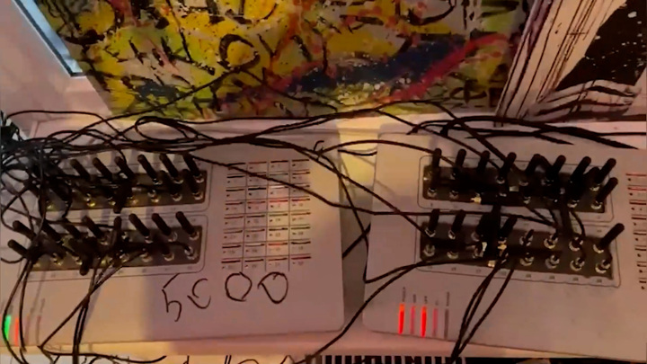 В Петербурге ликвидирован узел связи зарубежных телефонных мошенников - Новости на Вести.ru