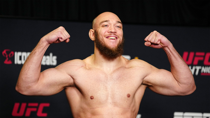 Бразильский боец UFC Уокер планирует получить гражданство РФ - Новости на Вести.ru