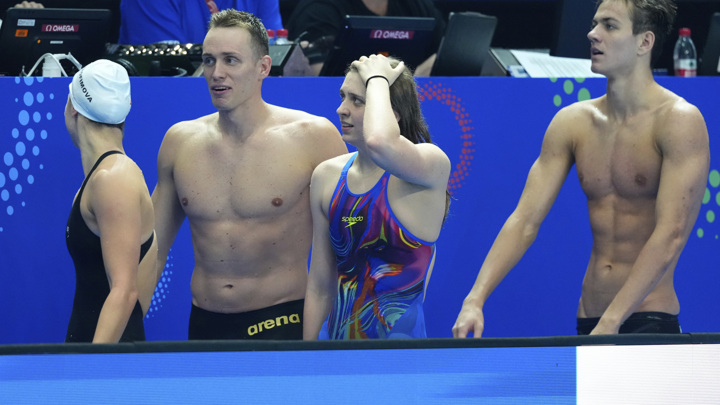 Путин поздравил российских пловцов с победой на чемпионате мира в Сингапуре - Новости на Вести.ru