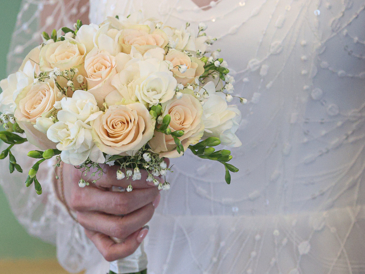 Россияне стали заключать браки позже