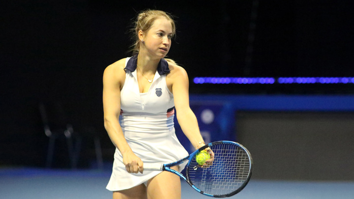 Теннисистка Путинцева потребовала удалить зрителя с трибуны - Новости на Вести.ru