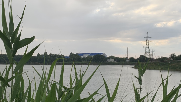 В Якутии ищут человека, выпавшего из лодки на реке Алдан - Новости на Вести.ru