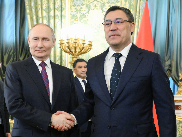 Жапарова язык до Москвы довел: киргизский парламент попытался ограничить права русского языка