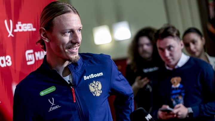 Пресс-служба сборной России поздравила Сафонова с победой в Суперкубке УЕФА - Новости на Вести.ru