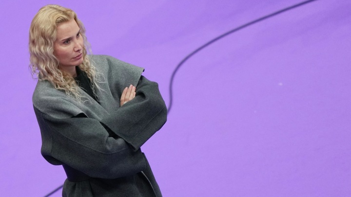 Этери Тутберидзе приехала в Пекин на отборочный турнир вместе с командой Грузии - Новости на Вести.ru