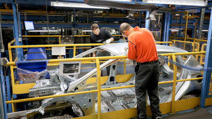 Ford сократит 1 тысячу рабочих на заводе по выпуску электромобилей в Германии - Новости на Вести.ru