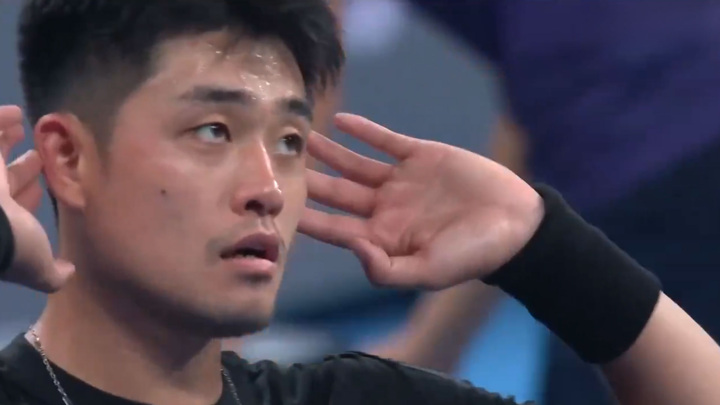 Теннисист Медведев проиграл 196-й ракетке мира У Ибину на турнире в Китае - Новости на Вести.ru