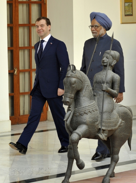 В метро индийской столицы Нью-Дели появился фирменный поезд