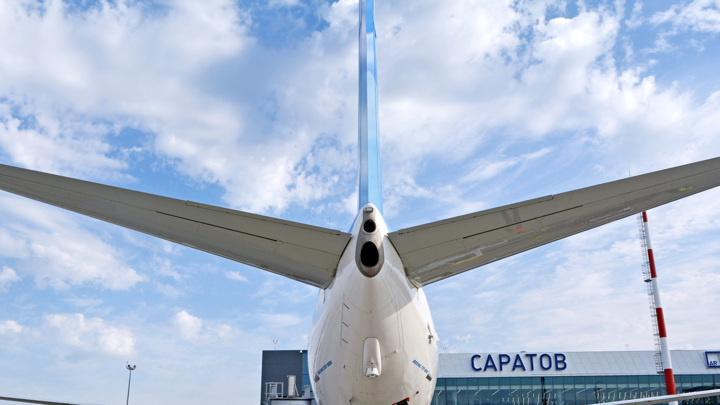 В Саратове приостановили прием и вылет самолетов - Новости на Вести.ru