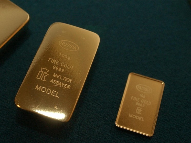 Золото подорожало до рекордного уровня