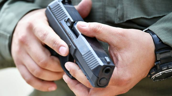 Суд запретил сайт, предлагающий доставку оружия по всей России - Новости на Вести.ru