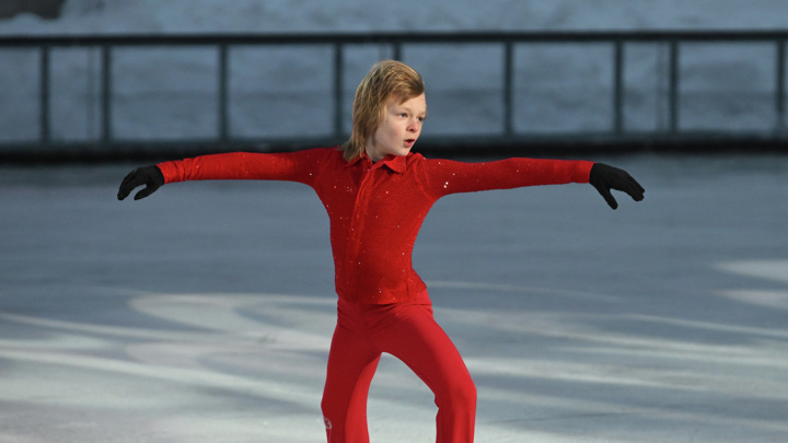 Сына Евгения Плющенко увезли на скорой после шоу в Петербурге - Новости на Вести.ru